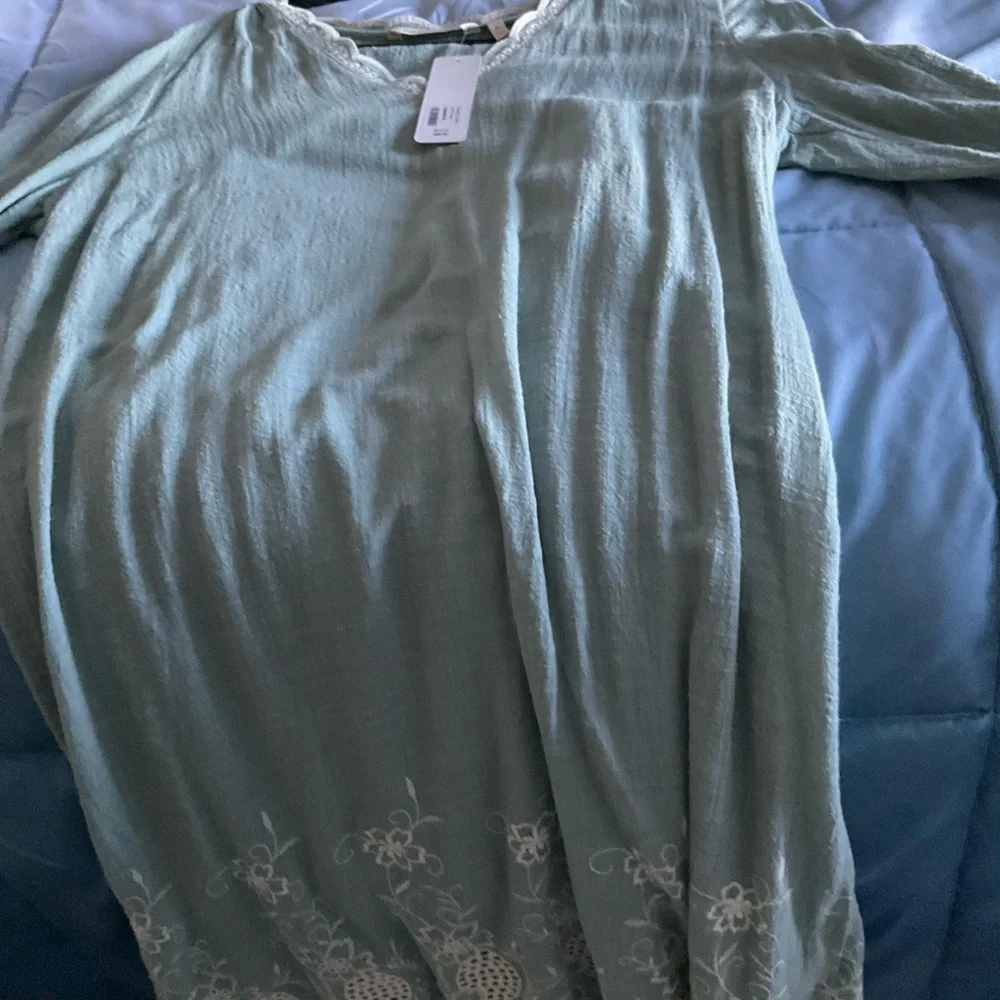 Dress - Picture 2 of 7